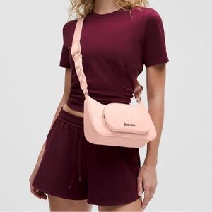 flush pink lululemon belt bag Amazon.com: Everywhere Bag, 1L (Blissful Pink) : Clothing, Shoes & Jewelry Flush Pink Lululemon Belt Bag